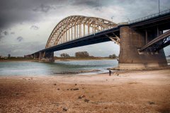 Verdwijnend water | Waal Nijmegen | Foto © Henk Beenen