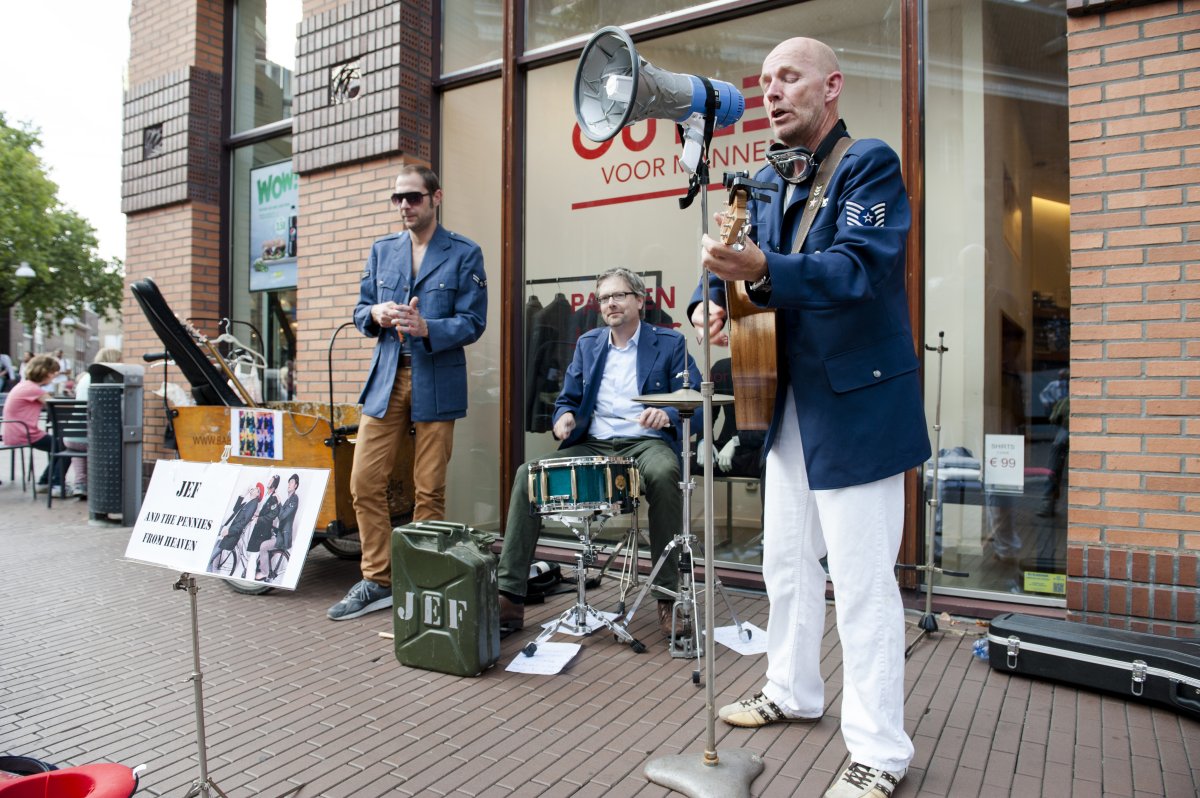 Nijmeegse muziek op straat 2016 | Jef and the Pennies from Heaven